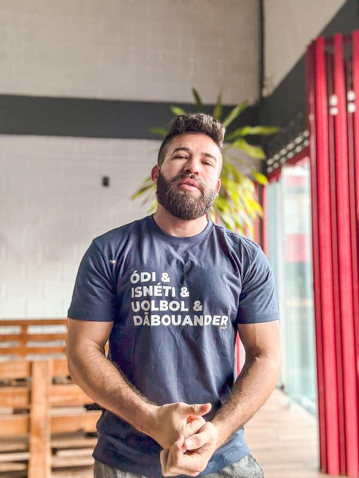 Ódi, Isnéti, Uolbol e dãbouander